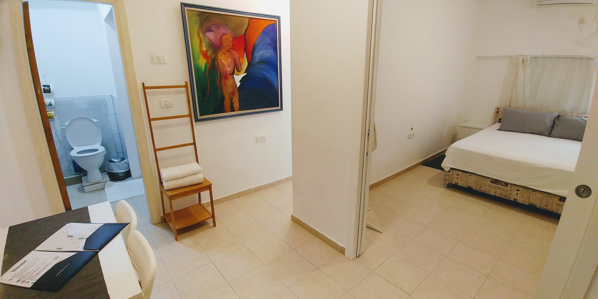 Read more about the article Apt 9 – Quiet 2 Bedroom Apartment with Queen & 2 Twin beds